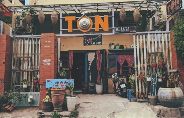 Quán Tôn Cafe Acoustic - Quận 10, 58/23 Tô Hiến Thành, Phường 12, Quận 10, Thành phố Hồ Chí Minh
